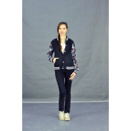 Z246 訂造迷彩袖棒球褸  模特試穿 真人模範 訂製迷彩拼接外套 夾克立領韓版上衣 女子 棒球 褸 秋冬裝加絨衛衣 訂購團體衛衣公司 Z246 訂造迷彩袖棒球褸  模特試穿 真人模範 訂製迷彩拼接外套 夾克立領韓版上衣 女子 棒球 褸 秋冬裝加絨衛衣 訂購團體衛衣公司